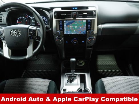 Used 2020 Toyota 4Runner SR5 AWD/4WD image 17