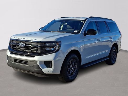 Certified 2025 Ford Expedition Active image 3