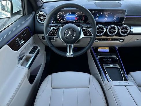 New 2026 Mercedes-Benz GLB 250 4MATIC image 12