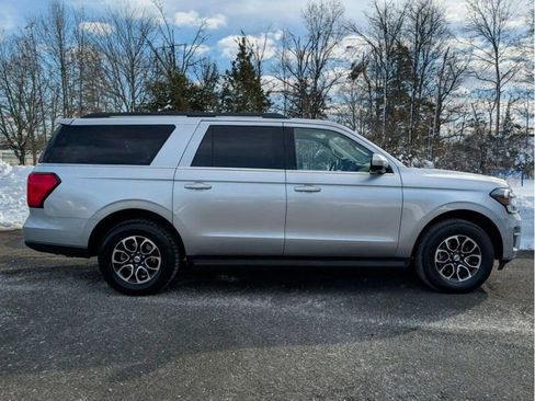 Used 2024 Ford Expedition Max XLT AWD/4WD image 4