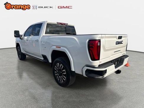 Used 2024 GMC Sierra 2500 Denali Ultimate AWD/4WD image 5