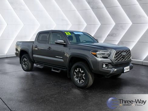 Used 2023 Toyota Tacoma TRD Off-Road AWD/4WD image 7