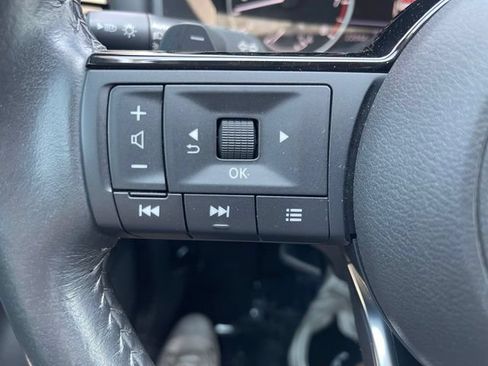 Used 2023 Nissan Rogue SV w/ SV Premium B Package FWD image 15