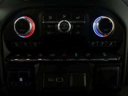 Used 2021 GMC Sierra 1500 AT4 w/ AT4 Premium Package image 8