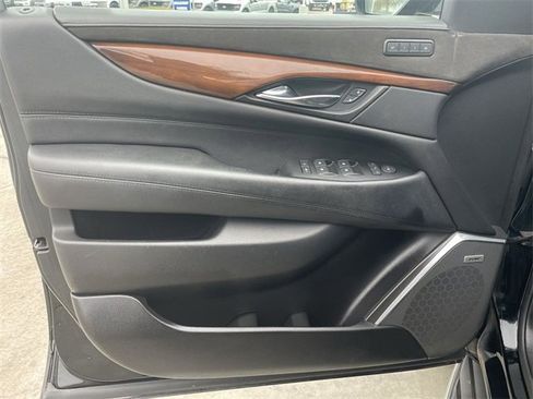 Used 2020 Cadillac Escalade Luxury image 23
