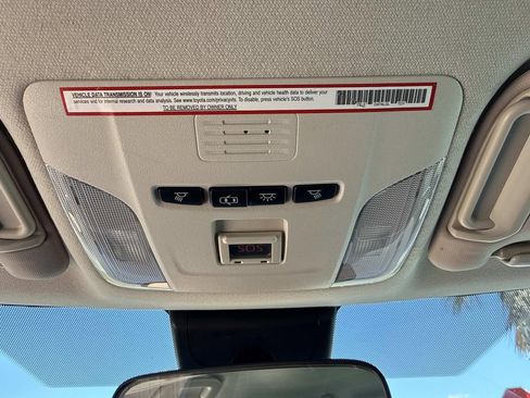 Used 2020 Toyota Corolla LE image 41