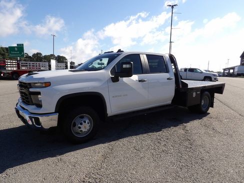 Used 2025 Chevrolet Silverado 3500 W/T w/ WT Convenience Package AWD/4WD image 3