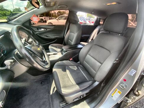 Used 2018 Chevrolet Malibu LT FWD image 13