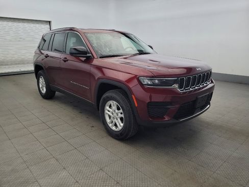 Used 2023 Jeep Grand Cherokee Laredo AWD/4WD image 13
