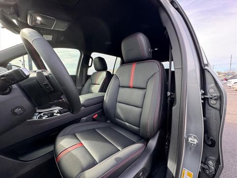 New 2026 Chevrolet Traverse RS image 15