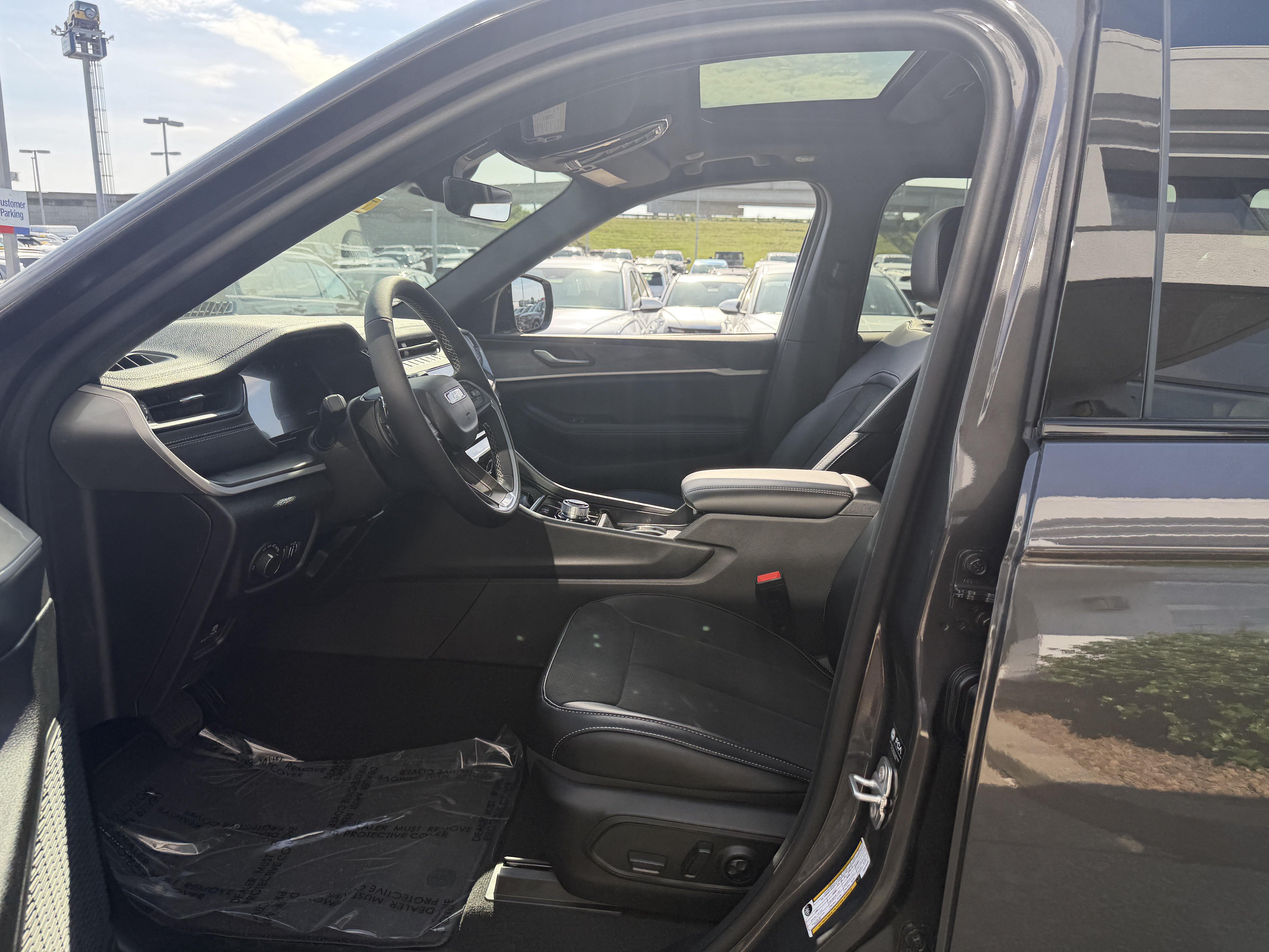 New 2026 Jeep Grand Cherokee Altitude AWD/4WD image 29
