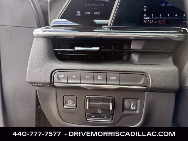 Certified 2023 Cadillac Escalade Sport w/ LPO, ONYX Package AWD/4WD image 34