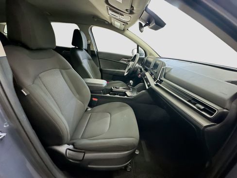 Used 2025 Kia Sportage LX image 31