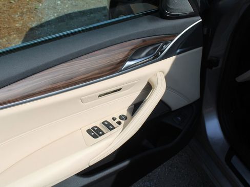 Used 2019 BMW 530i image 19