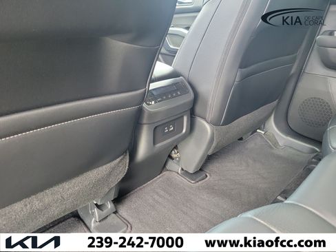 Used 2024 Nissan Pathfinder SL w/ Black Appearance Package FWD image 14