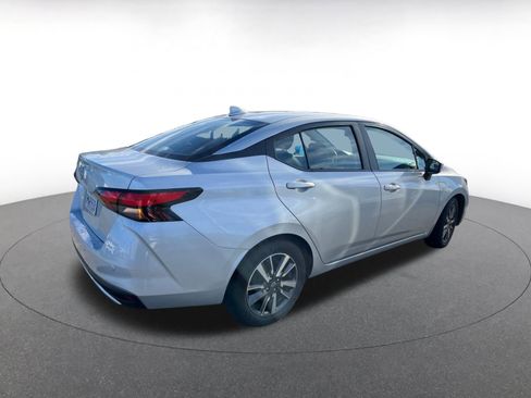 Used 2025 Nissan Versa SV image 7