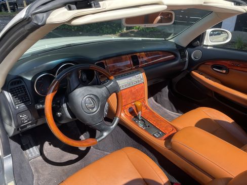 Used 2005 Lexus SC 430 Convertible image 13