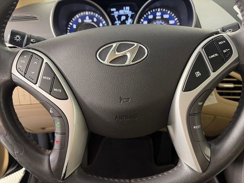 Used 2011 Hyundai Elantra Limited FWD image 16