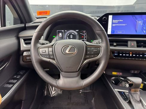 Used 2024 Lexus UX 250h AWD w/ Premium Package image 9