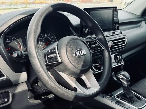 Used 2021 Kia Seltos LX image 9