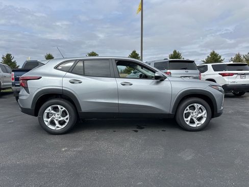 New 2026 Chevrolet Trax LS w/ LS Convenience Package image 4