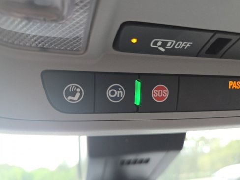 Used 2024 Chevrolet Equinox LT FWD image 35