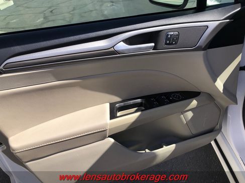 Used 2020 Ford Fusion SEL FWD image 9