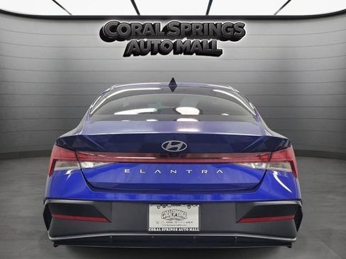 Used 2024 Hyundai Elantra SEL FWD image 5