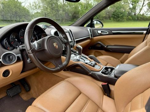 Used 2013 Porsche Cayenne Diesel AWD/4WD image 35