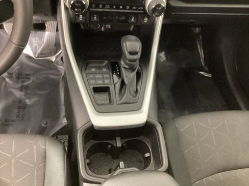 Used 2024 Toyota RAV4 XLE w/ Convenience Package AWD/4WD image 18