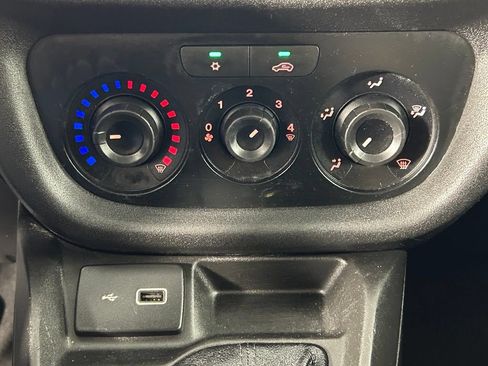 Used 2022 RAM ProMaster City Tradesman FWD image 18