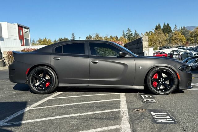 Used 2018 Dodge Charger SRT Hellcat RWD image 3
