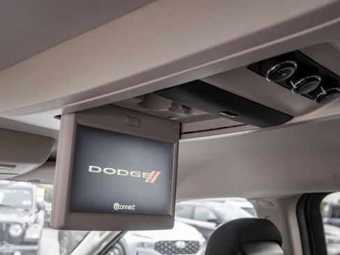 Used 2017 Dodge Grand Caravan SE w/ Power Window Group FWD image 3