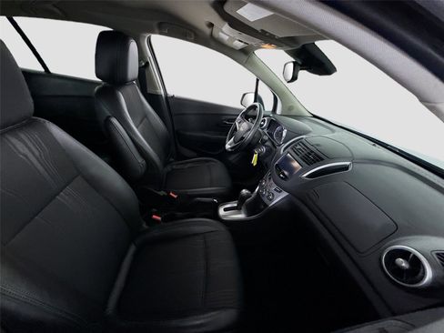 Used 2016 Chevrolet Trax LT w/ LT Convenience Package image 18