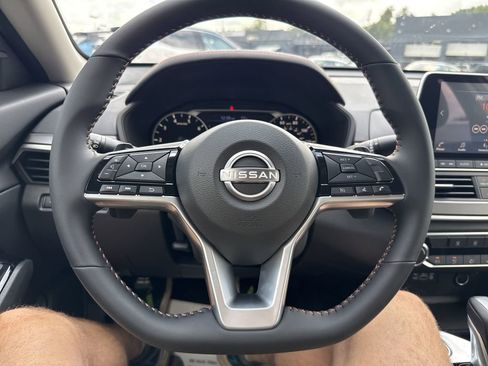 New 2025 Nissan Altima 2.5 SR FWD image 12