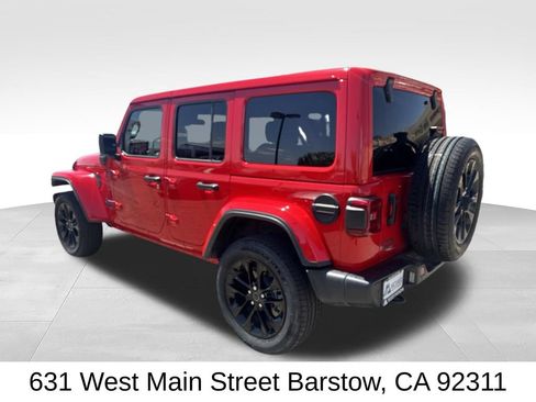Used 2025 Jeep Wrangler Unlimited Sahara w/ Safety Group AWD/4WD image 6