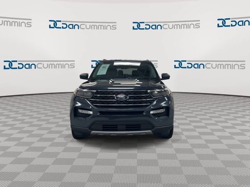 Used 2022 Ford Explorer XLT w/ Equipment Group 202A AWD/4WD image 3