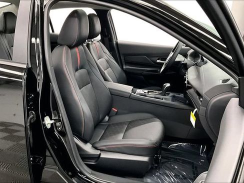 New 2026 Nissan Sentra SR w/ SR Premium Package FWD image 39