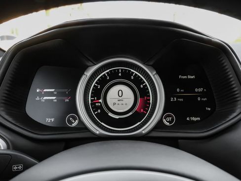 Used 2020 Aston Martin DB11 Coupe image 16