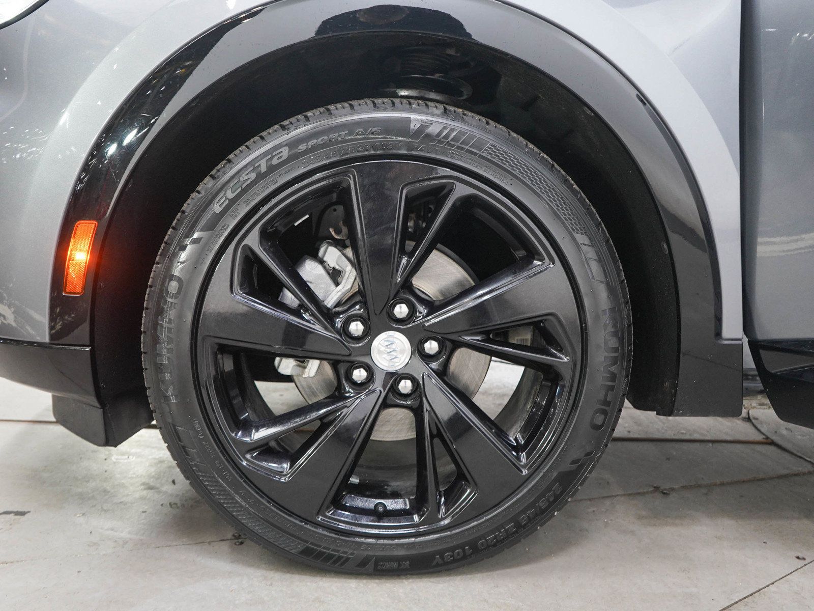 Used 2021 Buick Envision Essence w/ Technology Package I AWD/4WD image 31