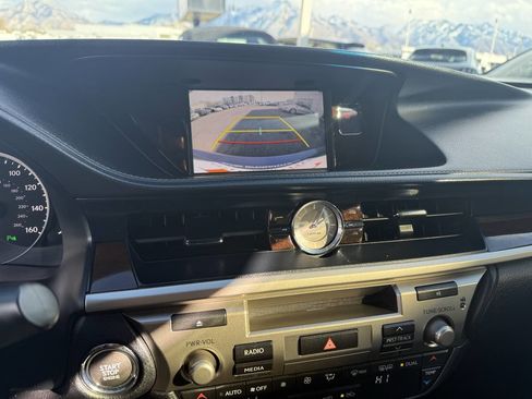 Used 2015 Lexus ES 350 w/ Luxury Package image 31