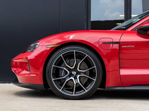 Certified 2025 Porsche Taycan AWD/4WD image 13