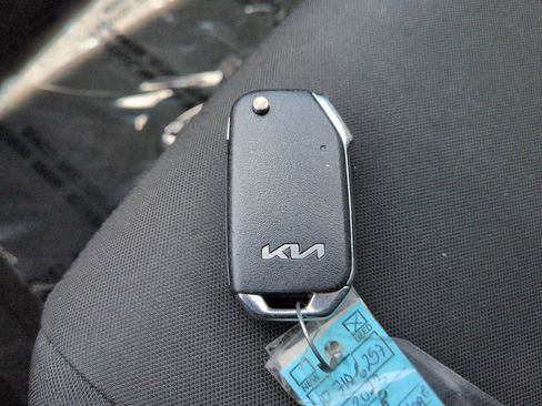 Used 2023 Kia Sportage LX FWD image 31