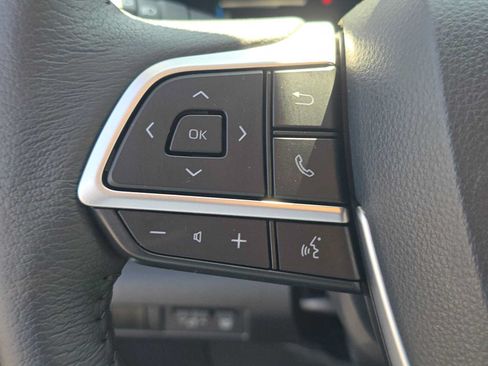 Used 2026 Toyota Sienna XLE FWD image 30