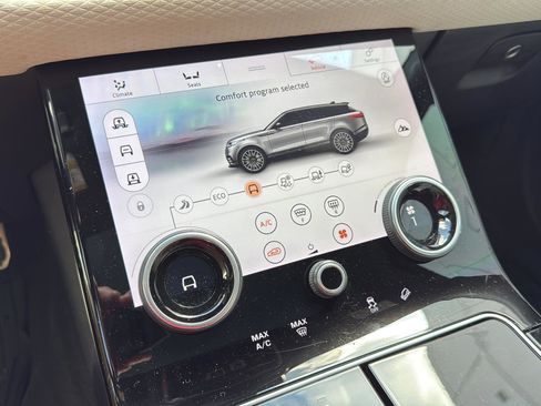 Used 2019 Land Rover Range Rover Velar R-Dynamic SE image 18