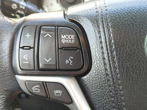 Used 2017 Toyota Sienna SE w/ SE Preferred Package image 21