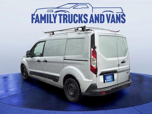 Used 2019 Ford Transit Connect XLT image 3