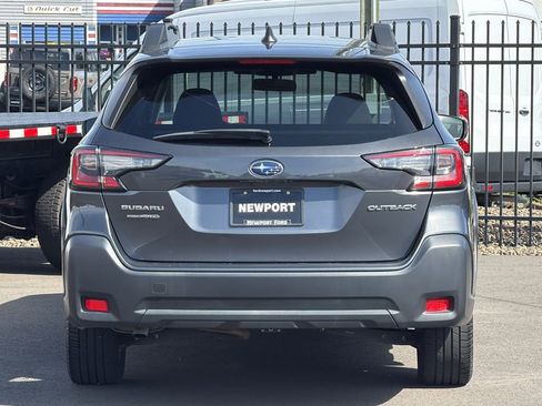 Used 2023 Subaru Outback Premium AWD/4WD image 4