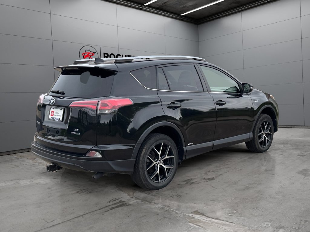 Used 2018 Toyota RAV4 SE AWD/4WD image 5