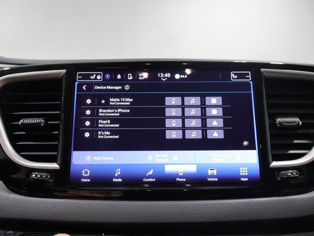 Used 2023 Chrysler Pacifica Touring-L FWD image 23
